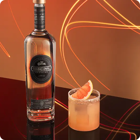 Trago Panal realizado con José Cuervo Cristalino